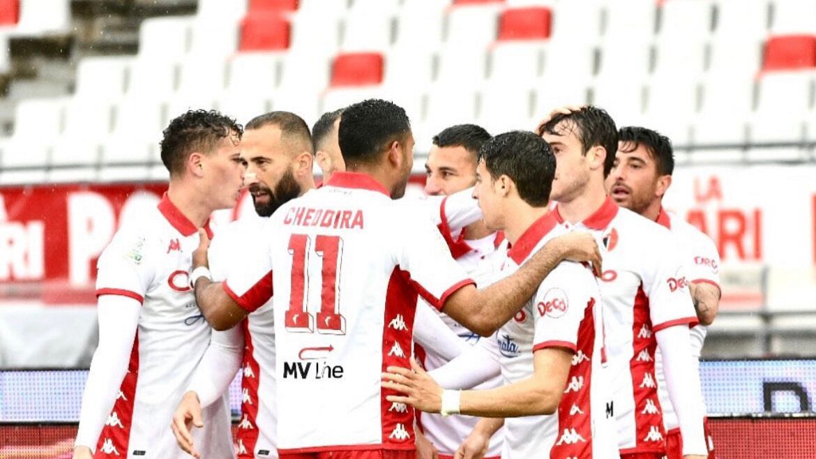 Serie B, che bagarre per un posto nei playoff a tre giornate dalla fine
