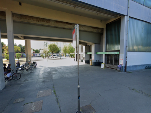 Egiziano imputato a 14 anni per violenza sessuale: ha aggredito una 20enne alla fermata della metro