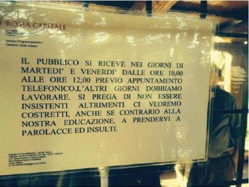 "Non entrate o vi insultiamo" Ecco la Roma targata Marino