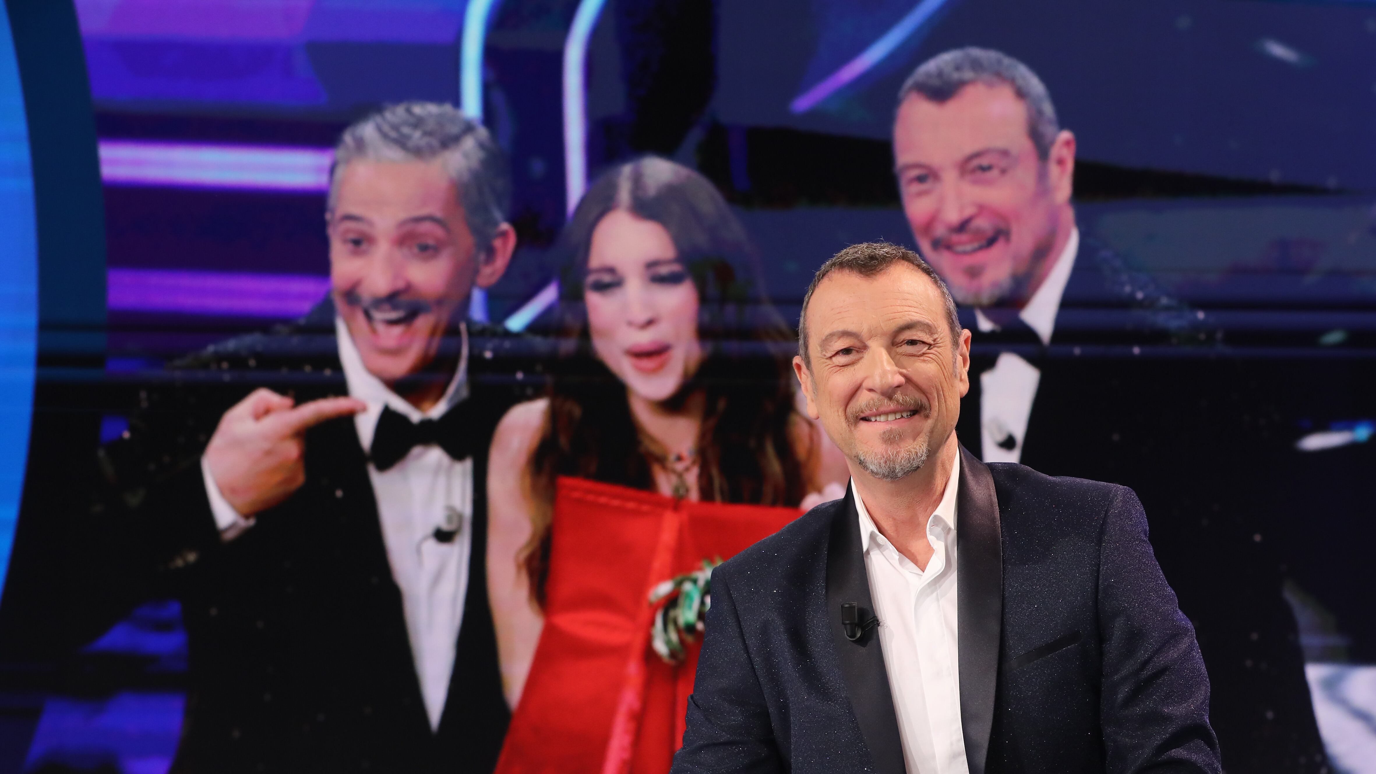 "C'è l'accordo con Amadeus". Poi la smentita: cosa succede al Festival