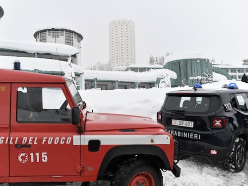 La neve blocca l'ambulanza: muore una donna a Sestriere