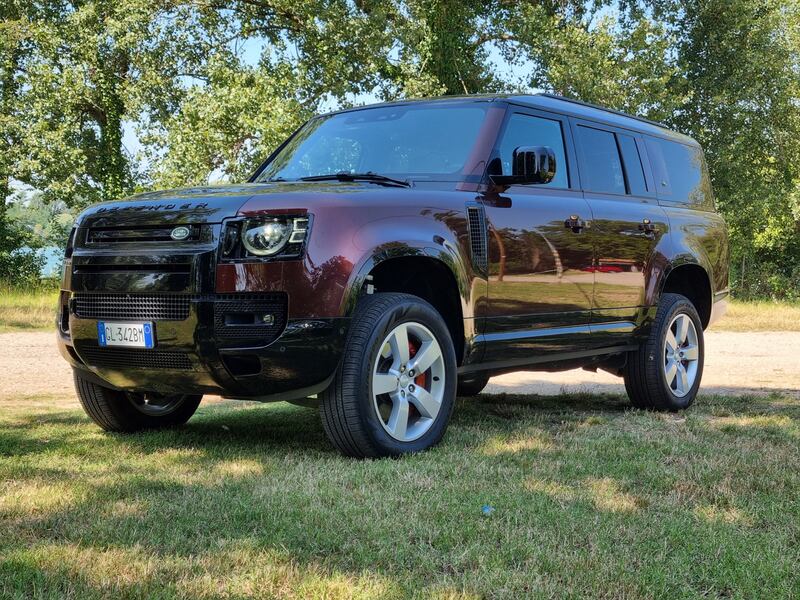 Land Rover Defender 130: guarda la gallery 2