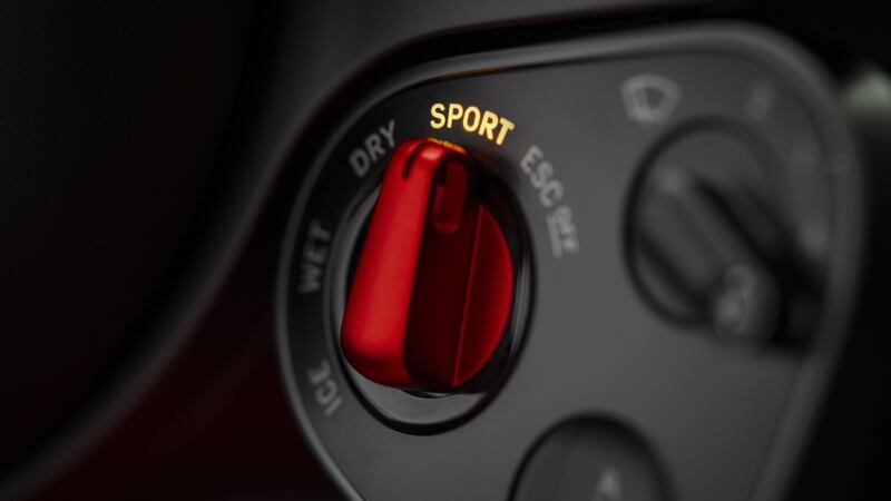 Ferrari Luce, guarda tutte le foto 5