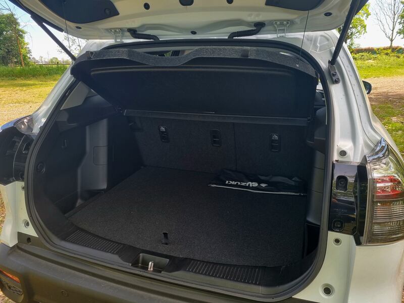 Suzuki S-Cross Hybrid 140V: guarda le foto  11