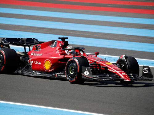 A Le Castellet la scia Ferrari riporta Leclerc in pole