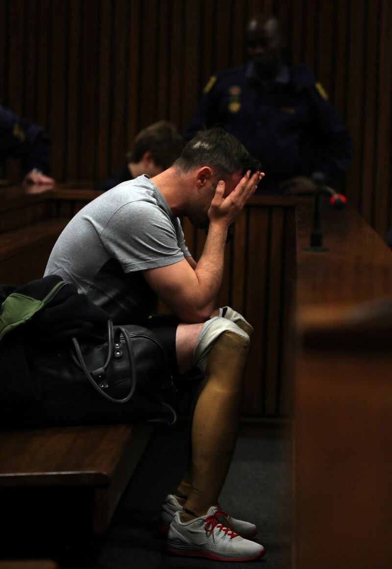 Pistorius sfila in aula senza protesi 3