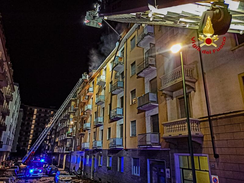 L'esplosione di una mansarda a Torino: cinque feriti  6