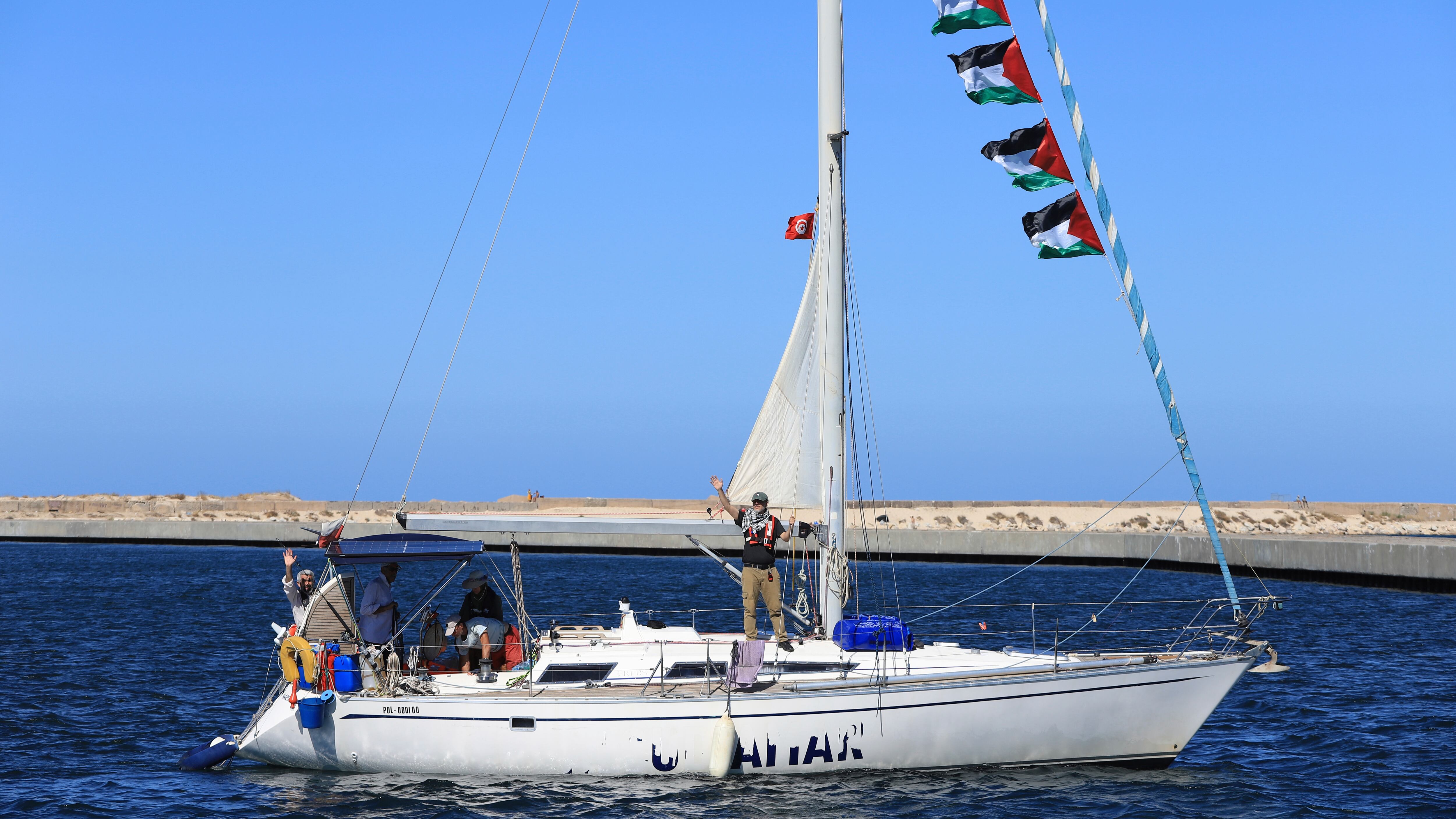 "Costretti a fermarci nelle calette greche". Ancora uno stop per la Flotilla