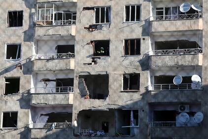 Autobomba contro la polizia a Diyarbakir 4