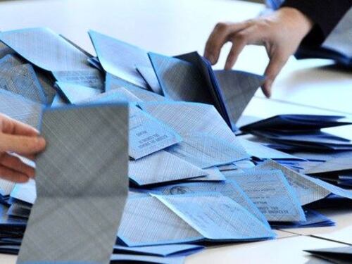 Elezioni a senso unico: il centrodestra vince 10-4. E l'opposizione svanisce