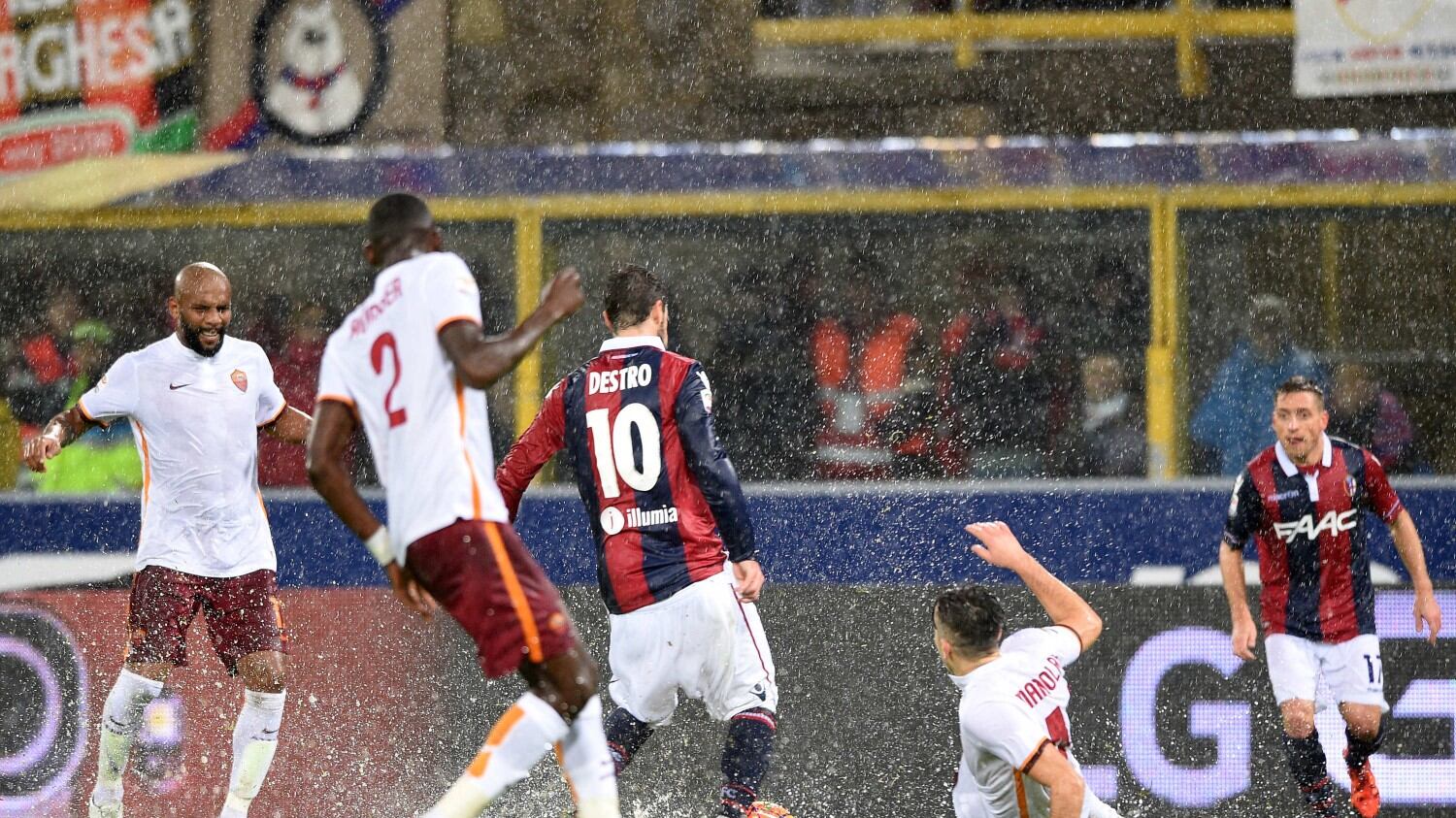 Tra diluvio e rigori Bologna - Roma finisce in pareggio