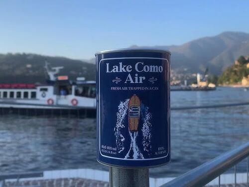 L’aria di Como in lattina, il souvenir che si ispira all'arte
