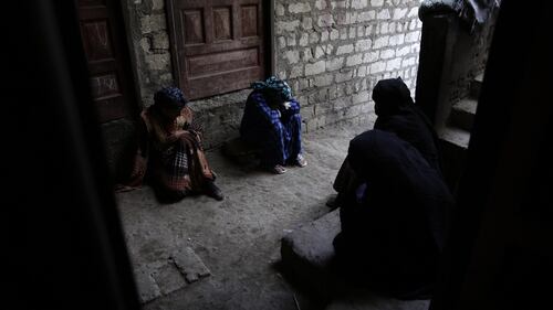 Le famiglie dei copti piangono i loro morti 14