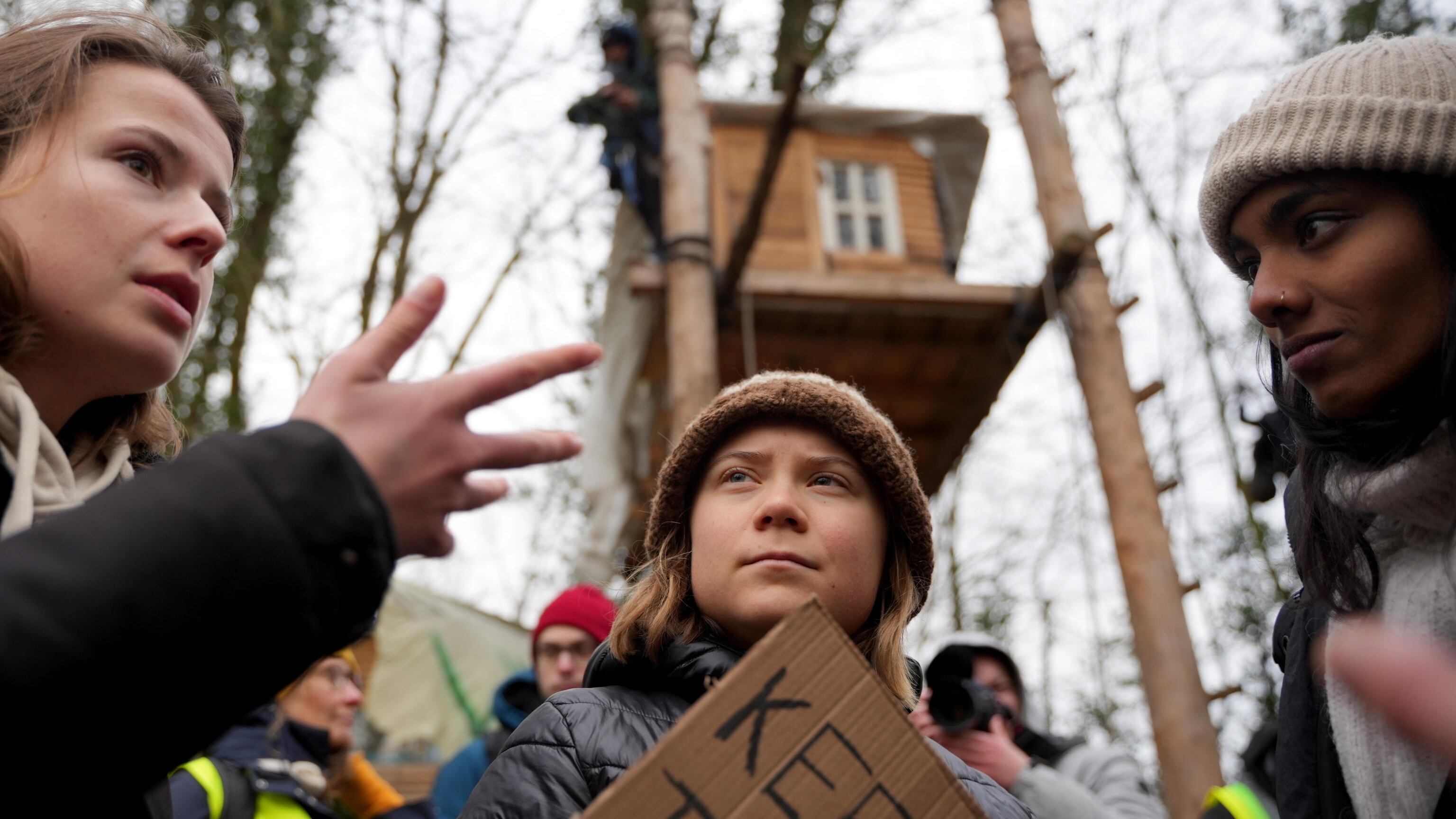 Ora l'ecologia è una religione. Greta Thunberg la sua teologa
