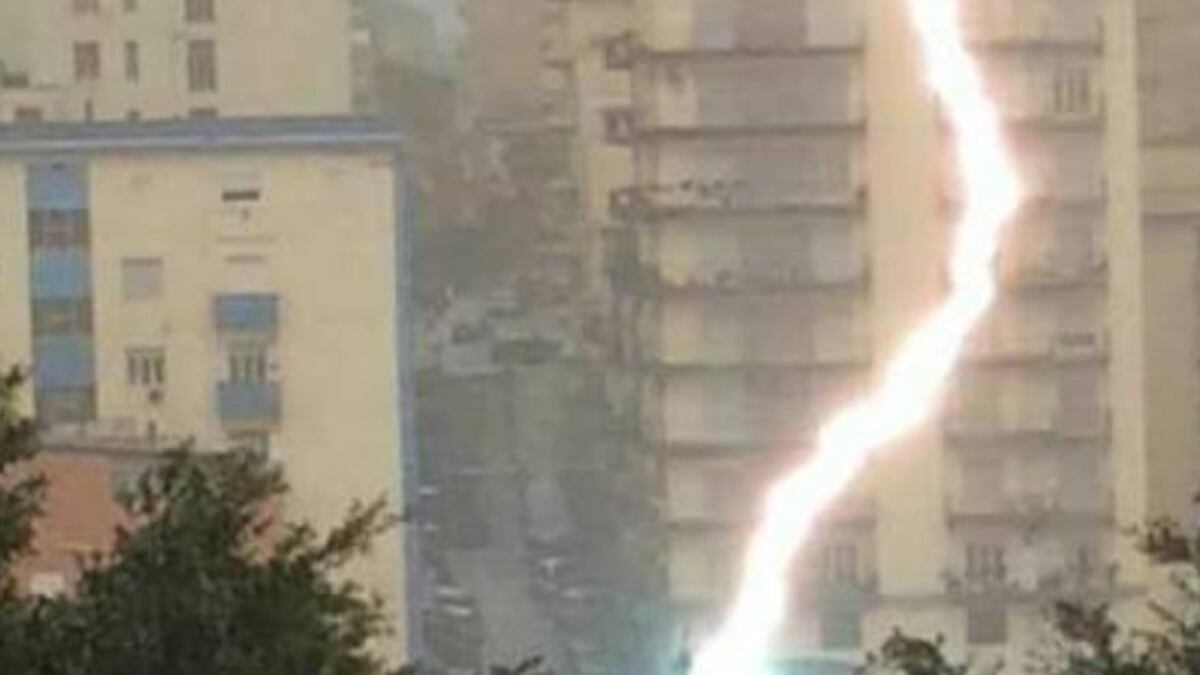 Sud in ginocchio per il maltempo, un uomo annega a Palermo