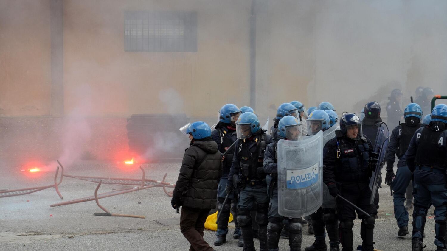 I black bloc finanziano le lauree in terrorismo