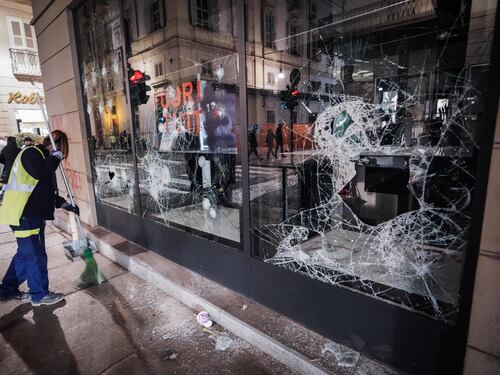 I soliti artisti: urlavano alla "Resistenza", ma ora tacciono sugli anarchici