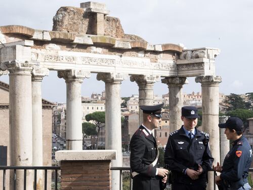 "La Cina considera l'Italia il ventre molle d'Europa"
