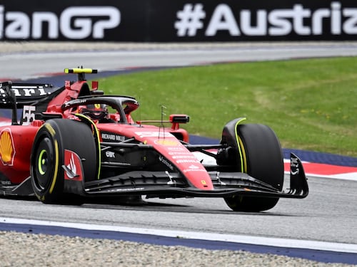 F1, doccia gelata sulla Ferrari. Ricorso accolto, Sainz perde due posizioni