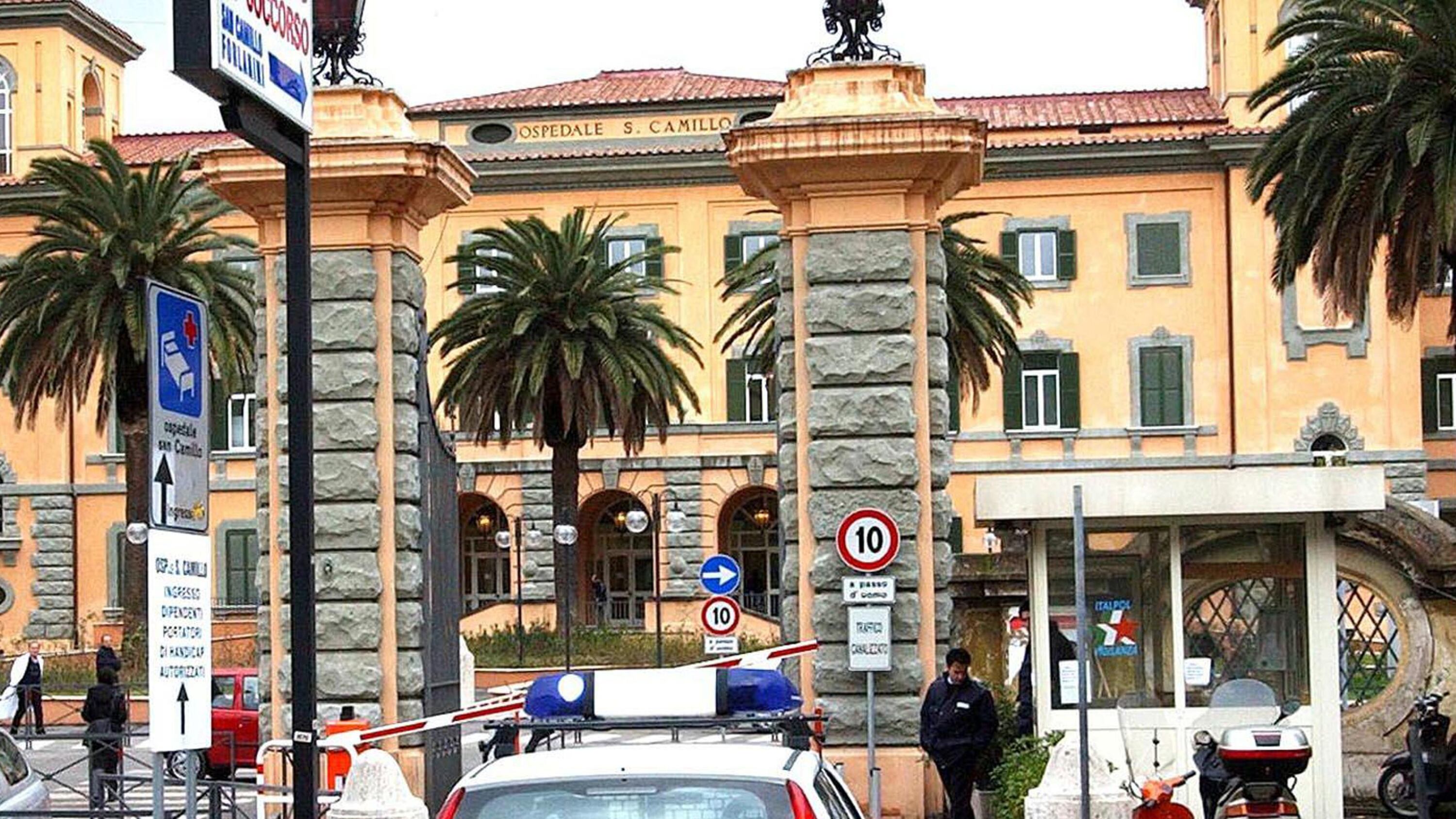 La giovane smascherata dai medici del pronto soccorso: ora è in stato d'arresto