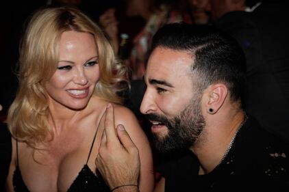 Pamela Anderson sexy alla première al Crazy Horse 3