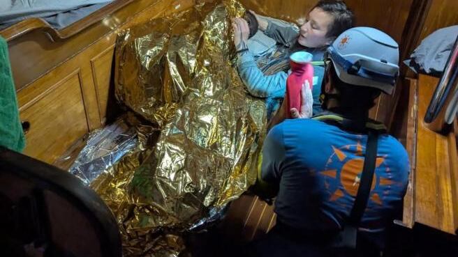 Bimba salvata in mare, i punti oscuri del naufragio