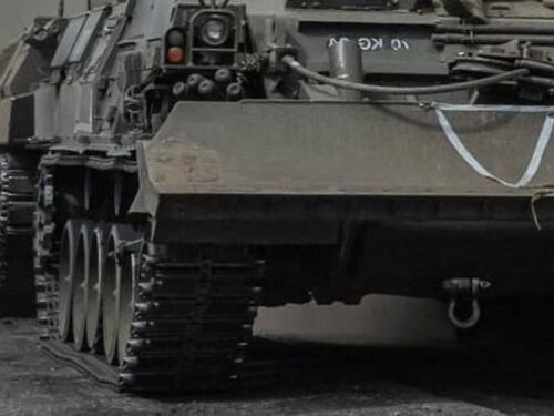 Ucraina, si muovono i mezzi corazzati: la mossa contro la Russia