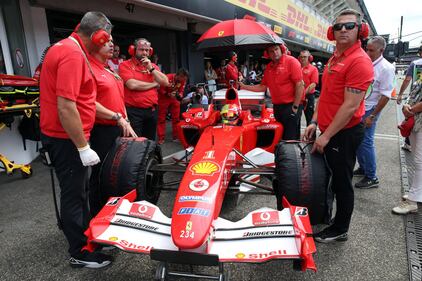 Mick Schumacher sulla Ferrari del papà: le foto più belle 7