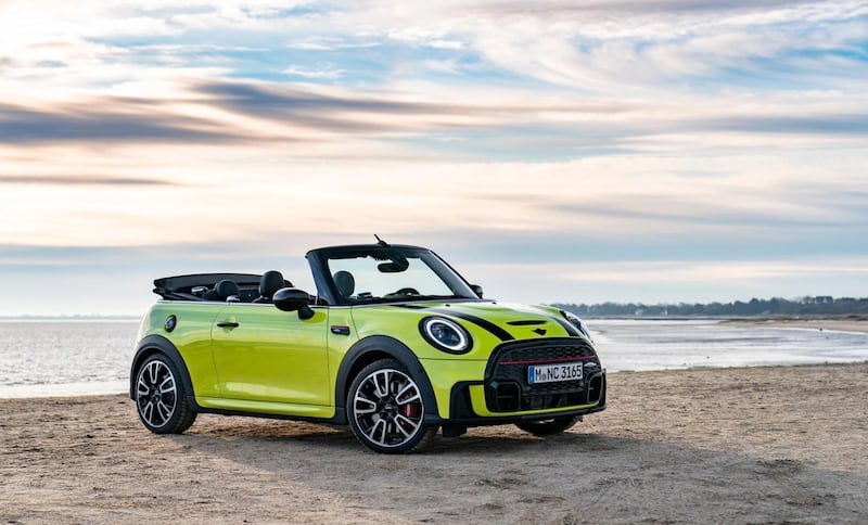 mini cabrio 2024