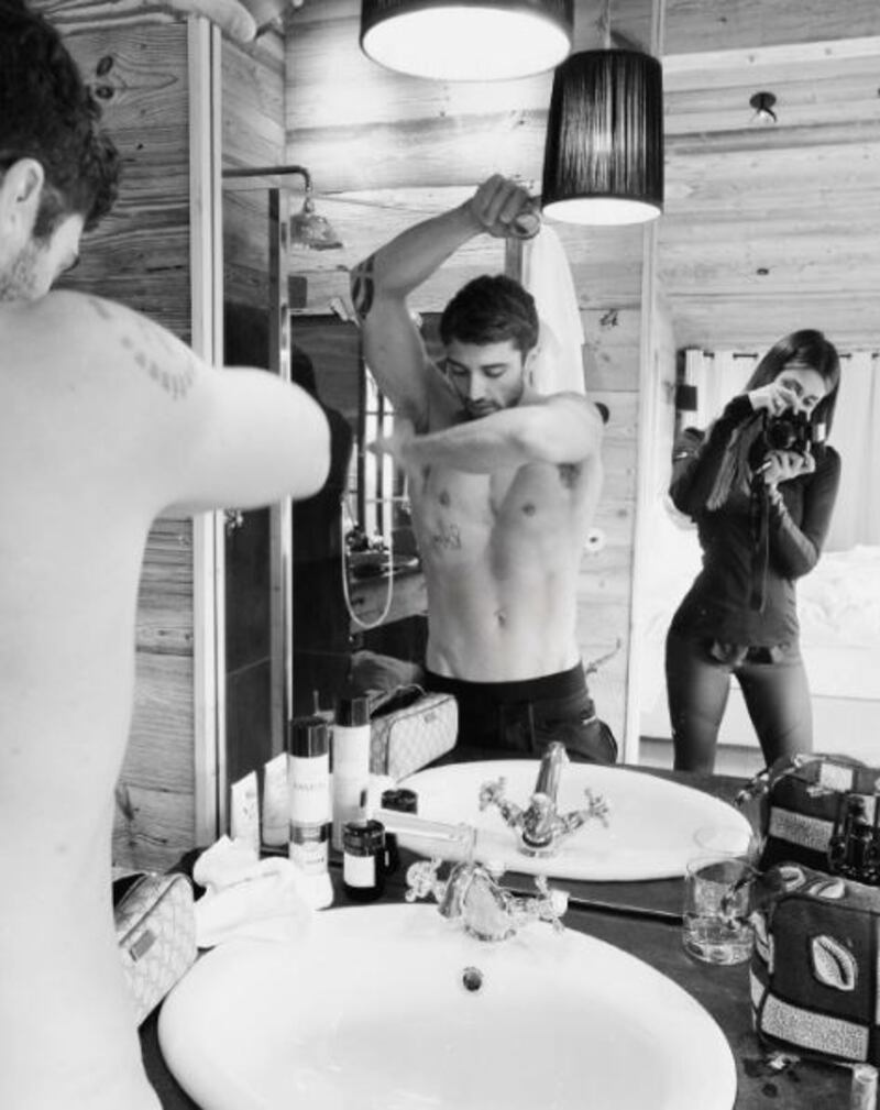 Belen Rodriguez e Andrea Iannone sexy in foto 7