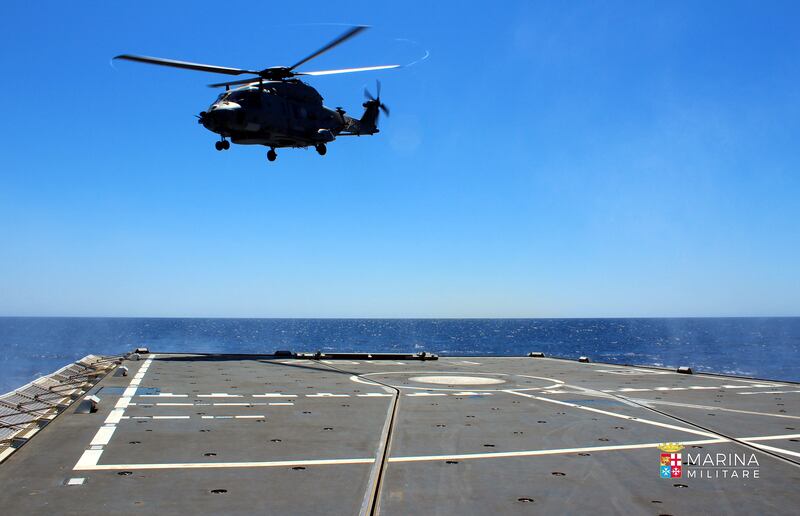 Cipro, "assedio" ai pescherecci italiani: interviene la Marina Militare 4