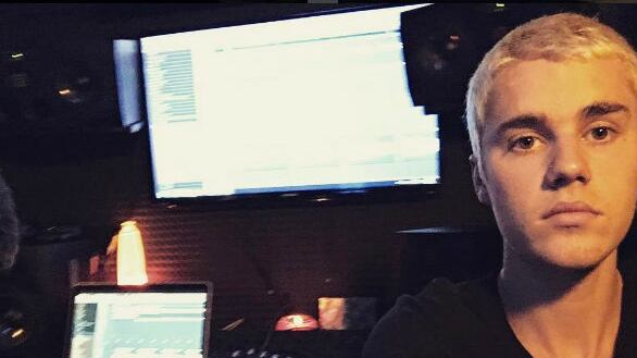 Si fingeva Justin Bieber in chat per adescare adolescenti: accusato di oltre 900 reati di pedofilia