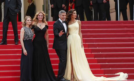 Amal Clooney e lo spacco vertiginoso a Cannes 4