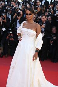 Rihanna, tatuaggi e smeraldi sul red carpet di Cannes 16