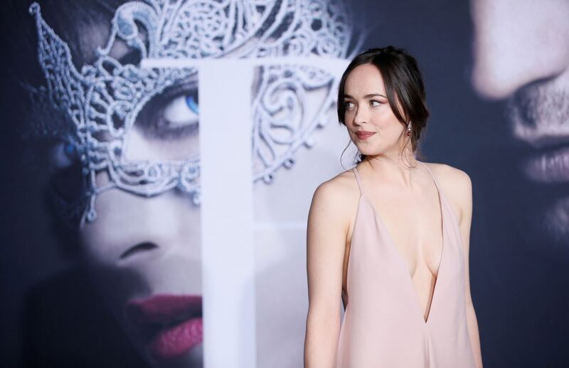 Dakota Johnson hot, sexy per "50 Sfumature di Nero" 18