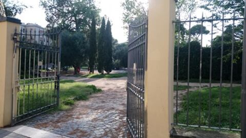 Villa Fiorelli, dove regnano degrado e tossici