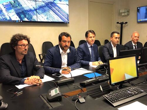 Crollo ponte a Genova, governo dà il via all'iter per la revoca della concessione ad Autostrade