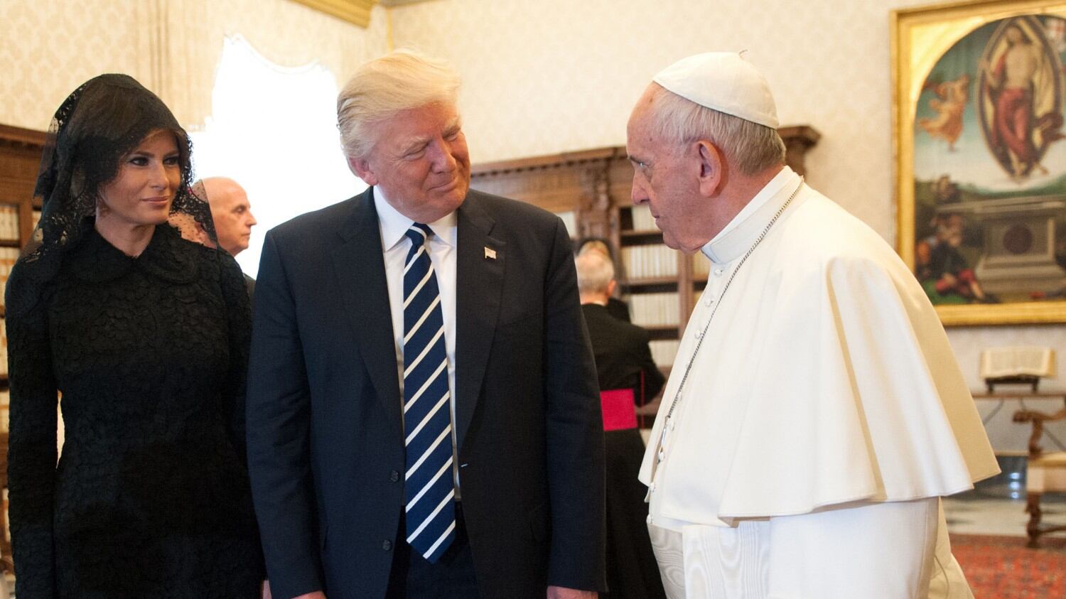 Il Papa lo incalza sul clima. Ma Donald non cambia idea