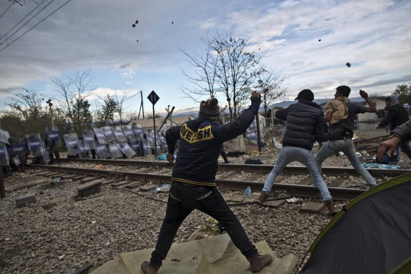 Scontri tra migranti e polizia 5