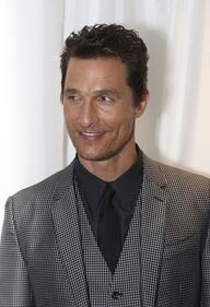 Matthew McConaughey calvo e con la pancetta: irriconoscibile per "Gold" 23