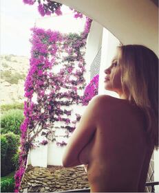 Anna Falchi hot, topless su Instagram 2