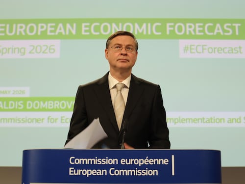 Crisi energetica: la Commissione Ue taglia le stime del Pil 2026, ma per l'Italia deficit sotto il 3% nel 2026