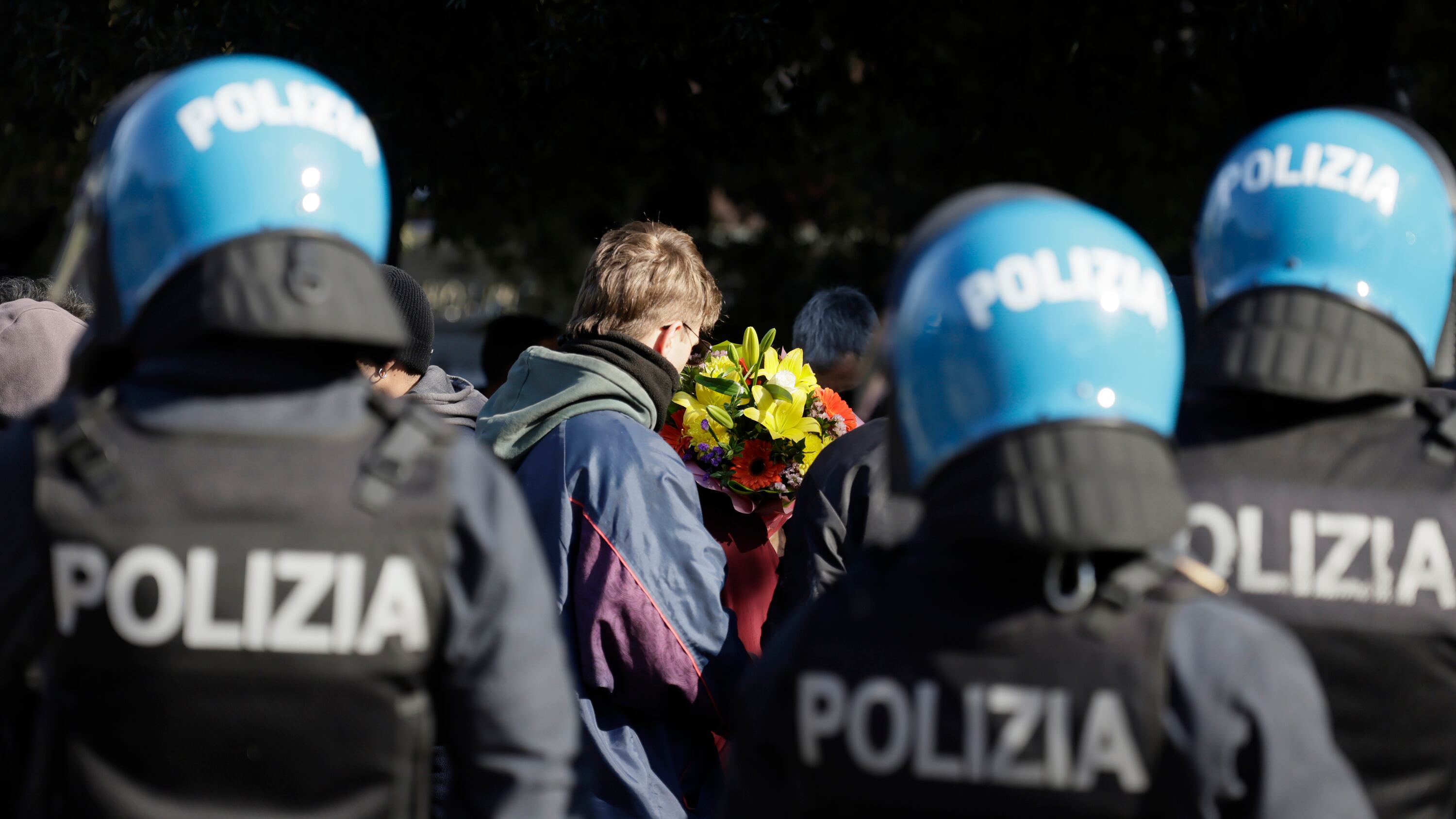 "Messaggi d'amore per Sara e Sandrone": così le chat anarchiche celebrano i militanti morti per la bomba che stavano costruendo