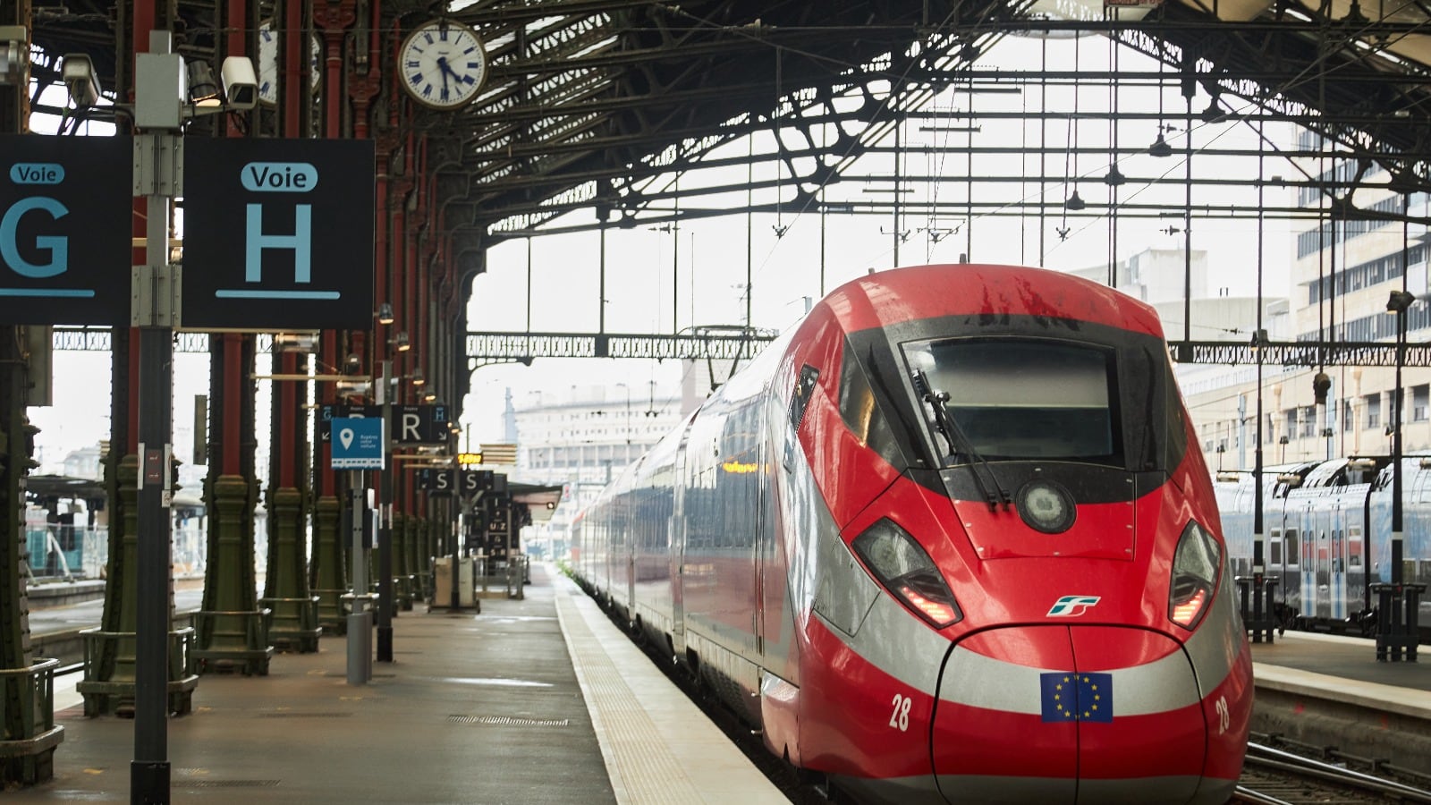Attacco hacker a Trenitalia. Rubati i dati dei passeggeri