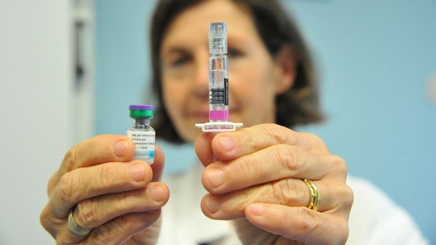 La rivolta dei "Pro vax": 135mila firme per l'obbligo