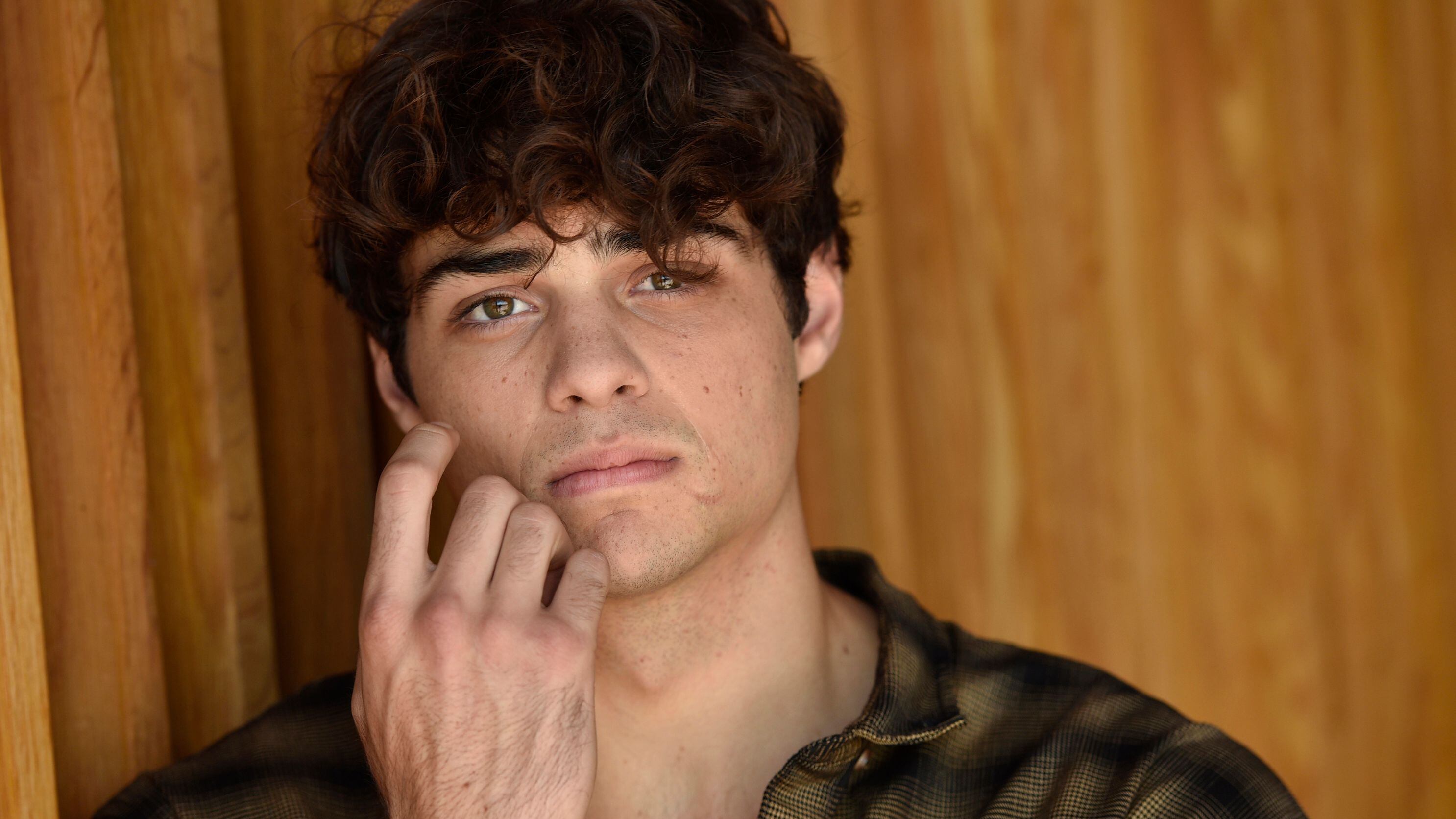 Noah Centineo, l’idolo delle teenager ha una cotta per Selena Gomez