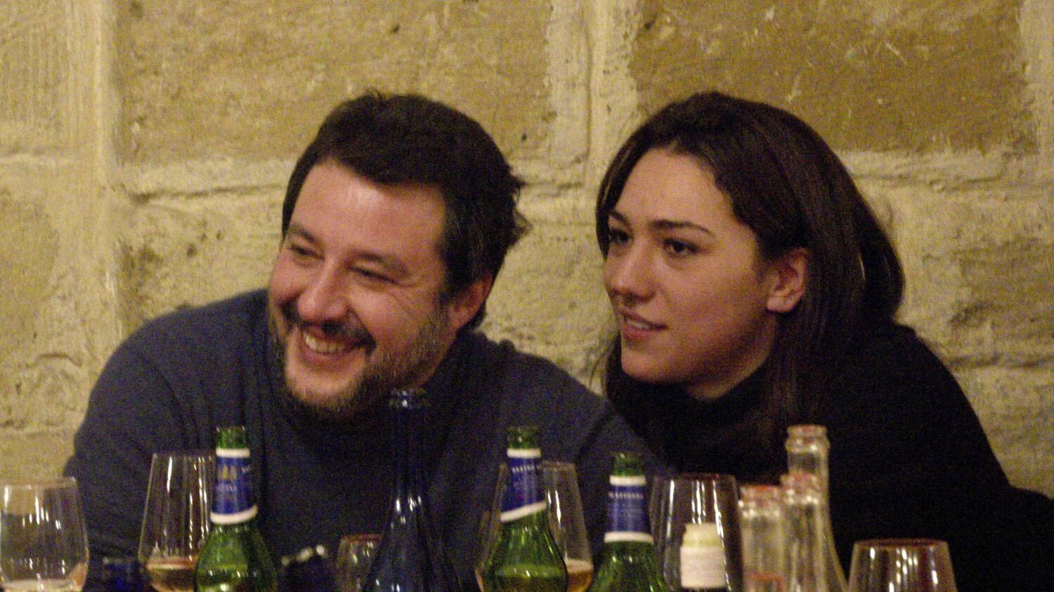 Firenze, un altro colpo a casa Verdini: i ladri anneriscono il ritratto di Salvini