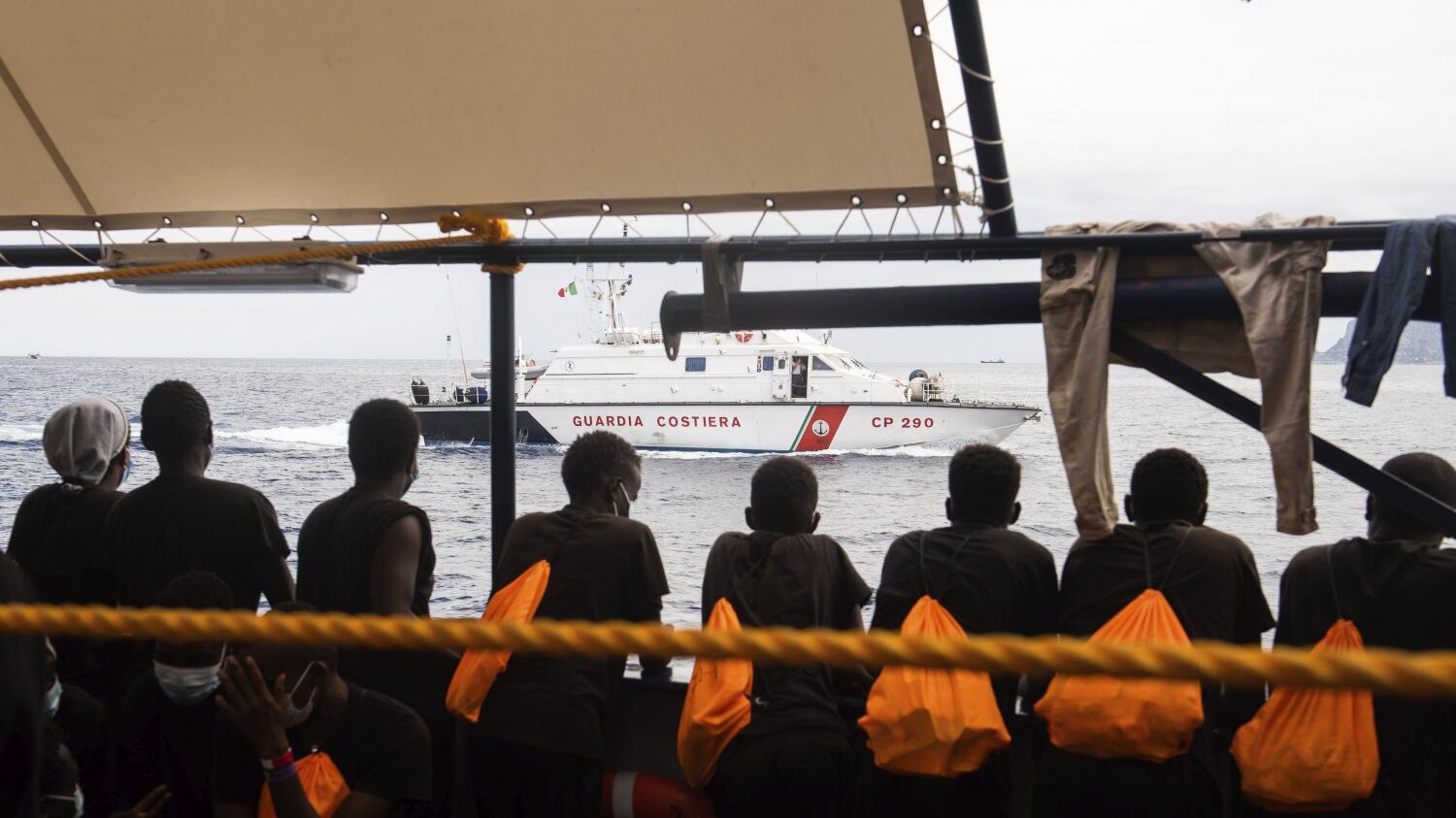25 migranti positivi al Covid: esplode la rabbia ad Amantea