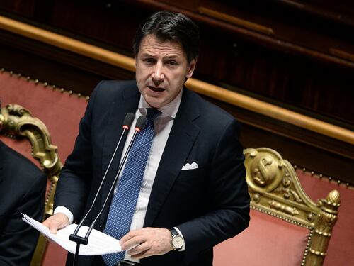 Conte: "Siri si deve dimettere"