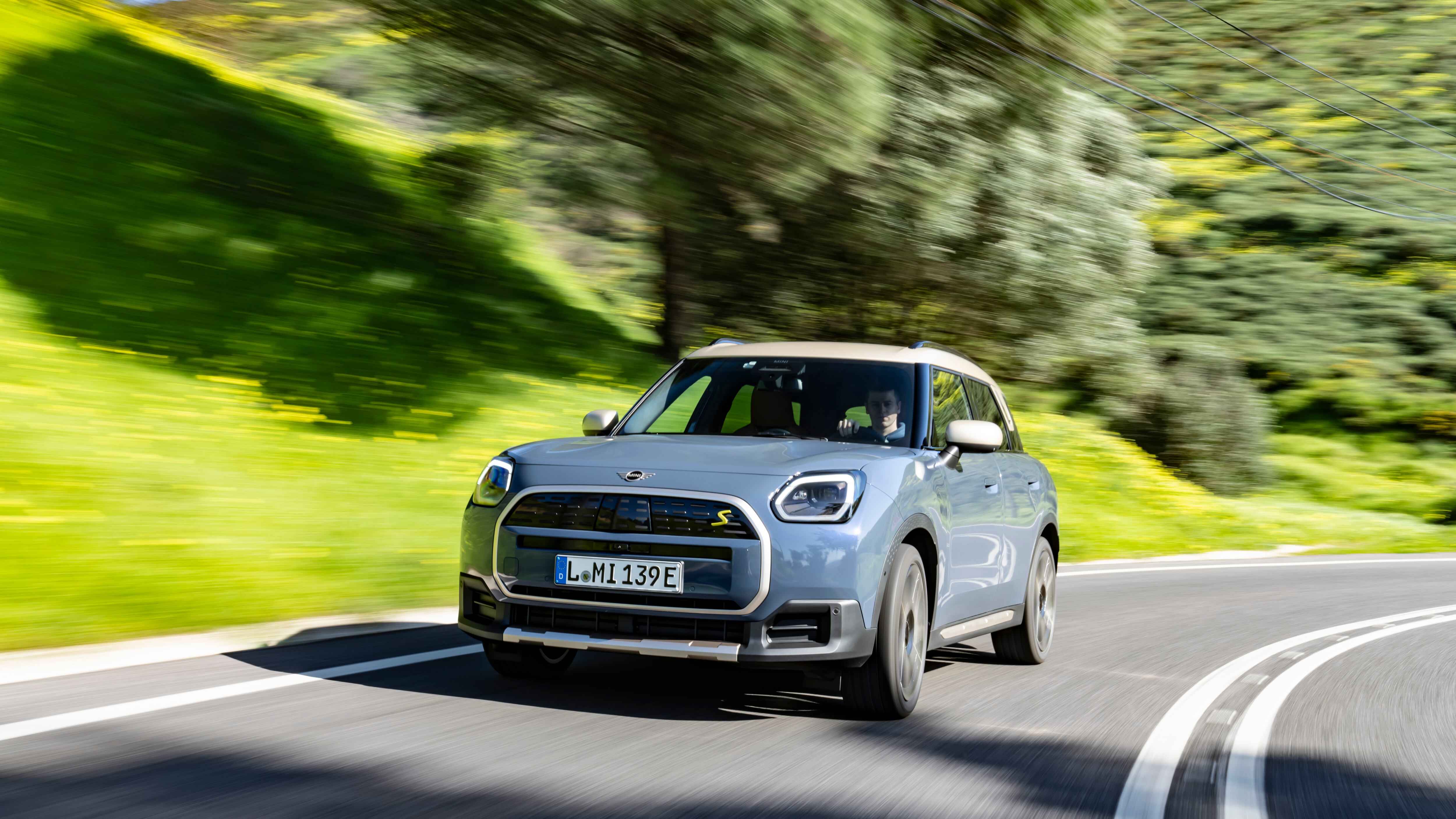 Primo contatto con la nuova Countryman, una MINI tutta elettrica che fa "elettrizzare"